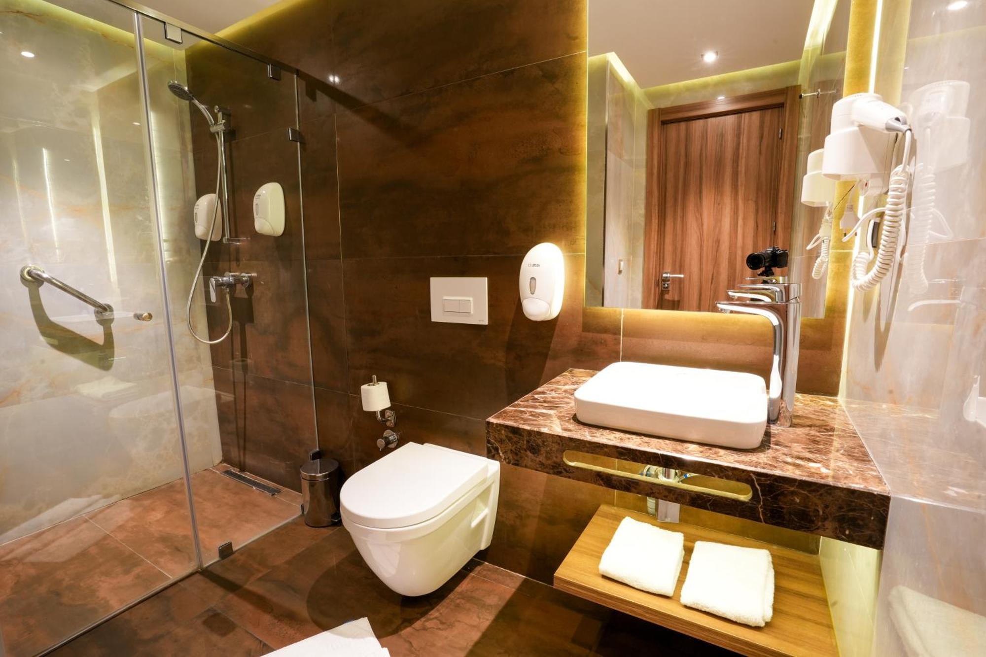 First Suites Hotel Rabat Exteriör bild