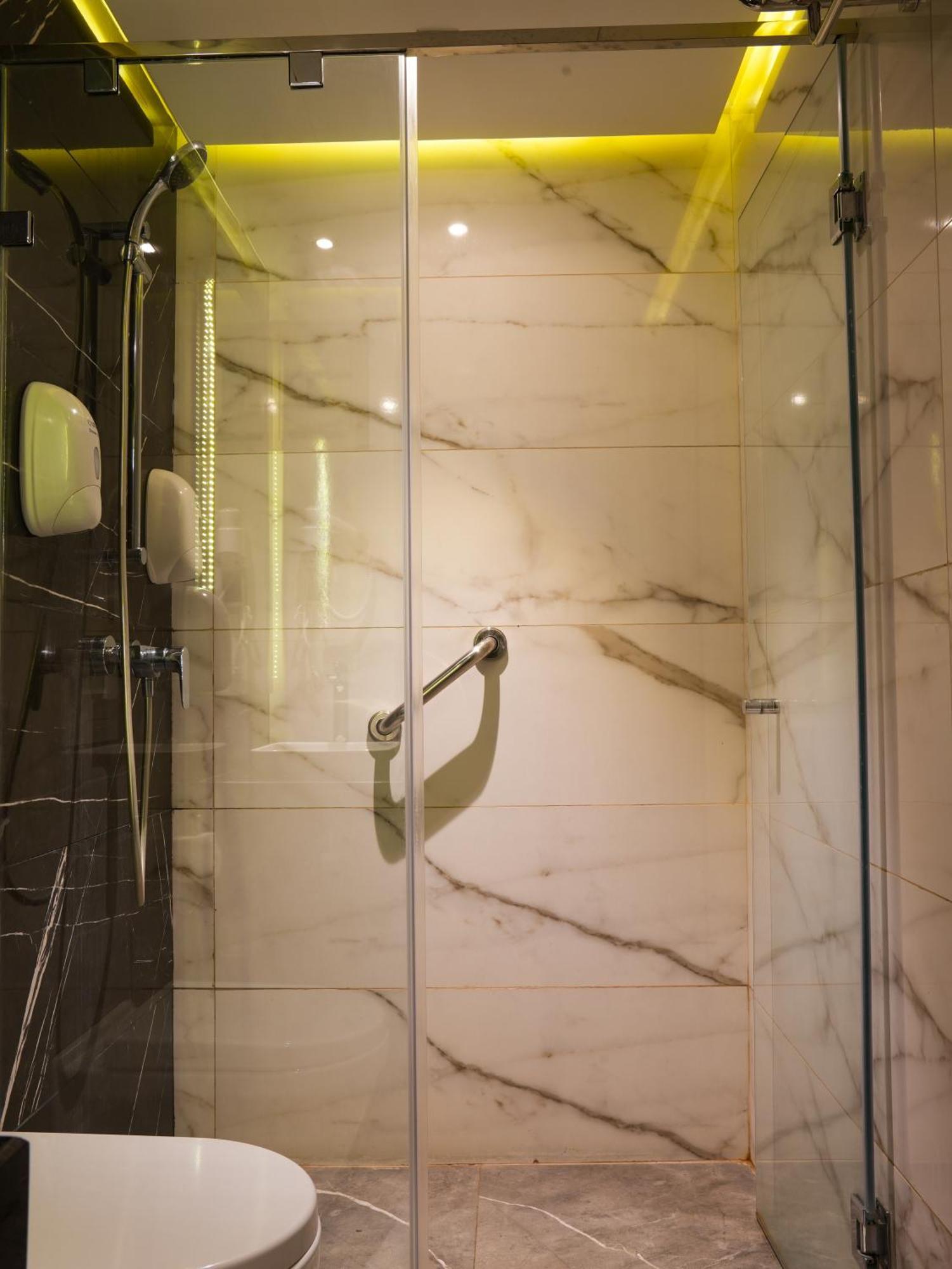 First Suites Hotel Rabat Exteriör bild