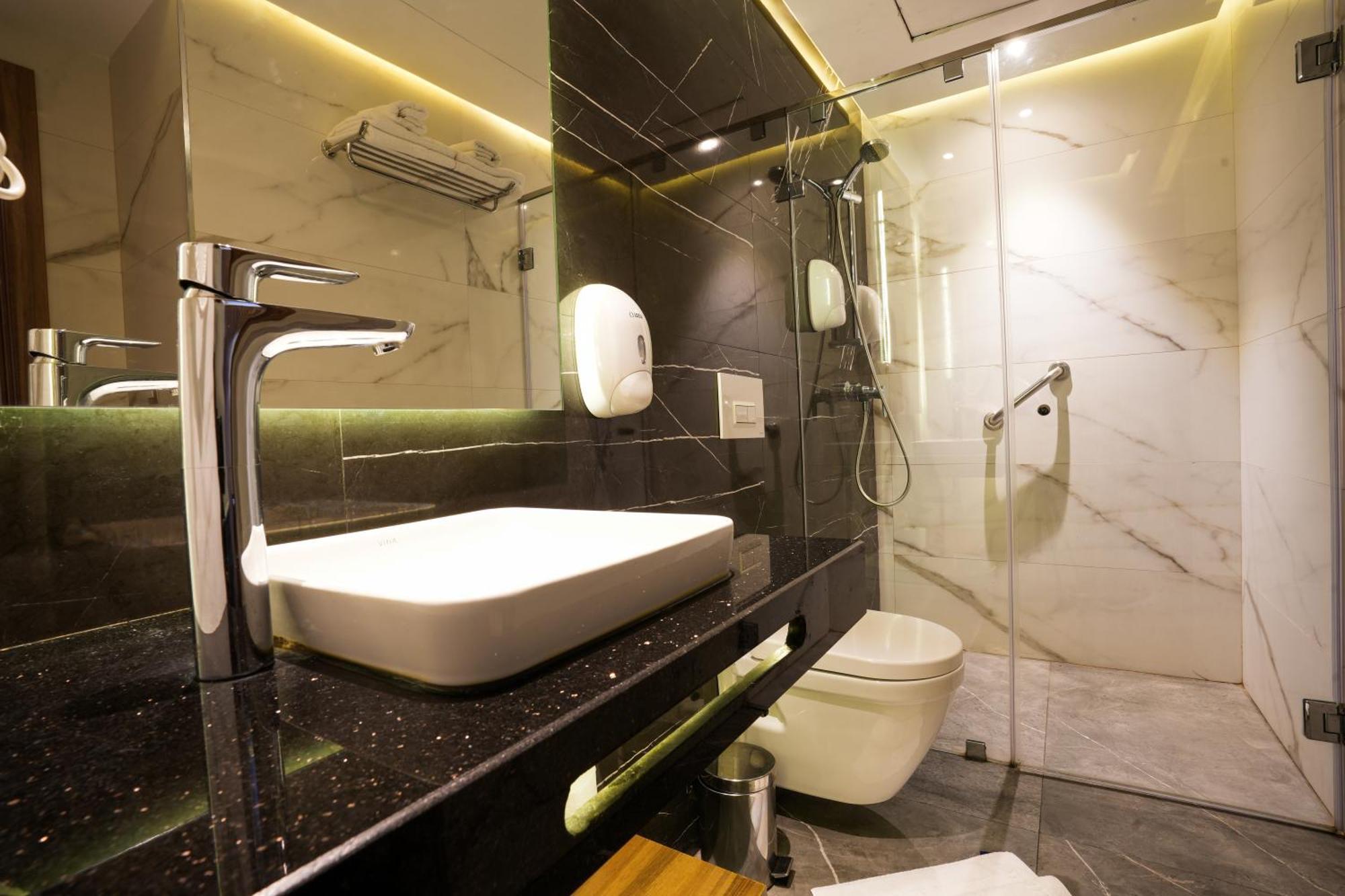 First Suites Hotel Rabat Exteriör bild