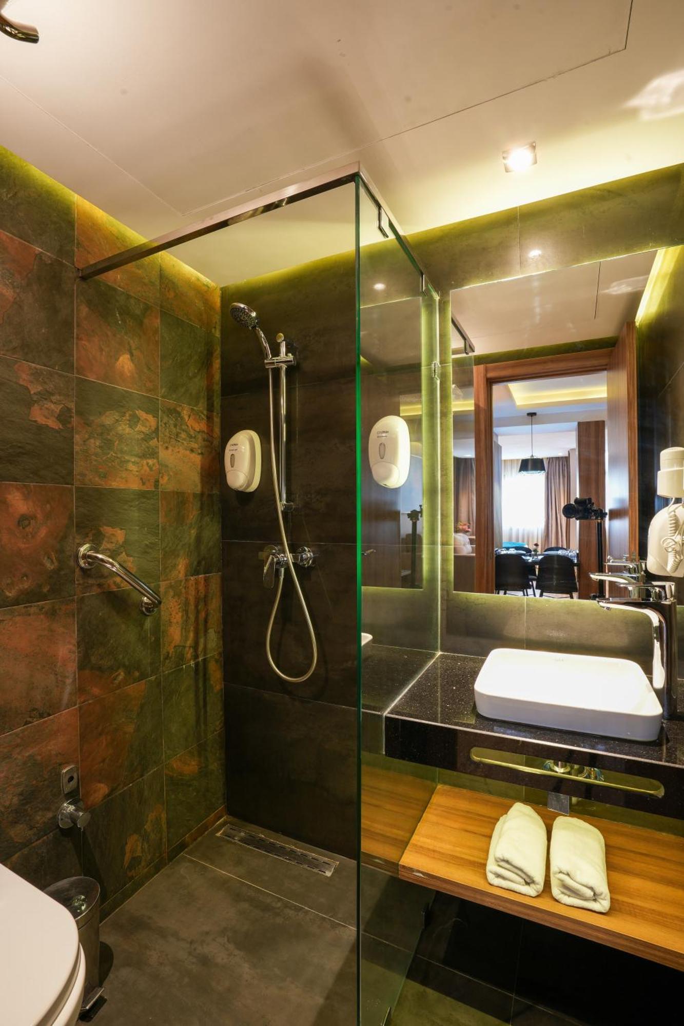 First Suites Hotel Rabat Exteriör bild